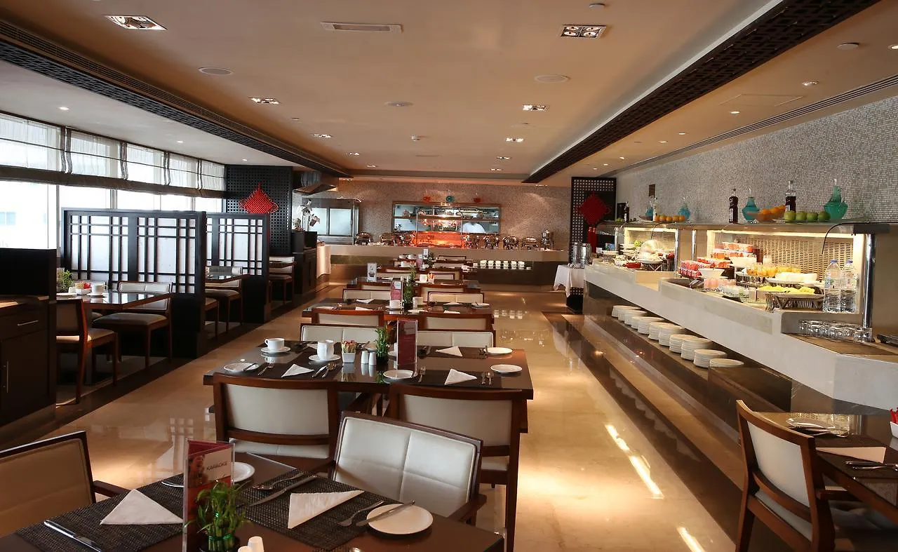 Ramada Downtown Abu Dhabi Hotel 4*,
